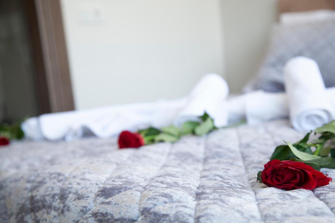 The Era Otel Golhisar Bagian luar foto